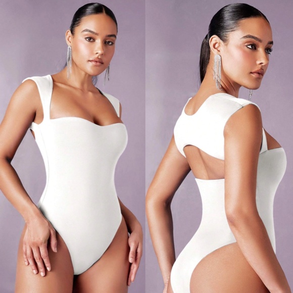 White Slim Fit Bodysuit Sweetheart Décolleté Neckline - Picture 1 of 8
